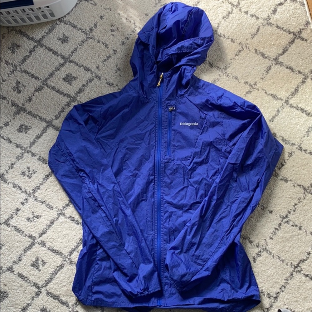 Patagonia light weight wind breaker